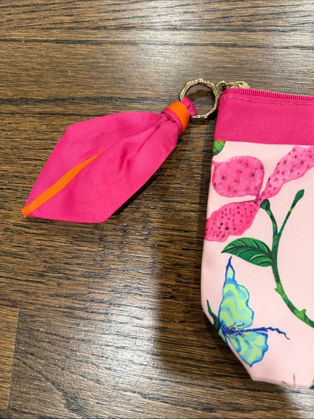 Estée Lauder cosmetic pouch and designer sample bundle
